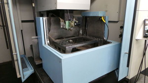 Szikraforgácsoló gép